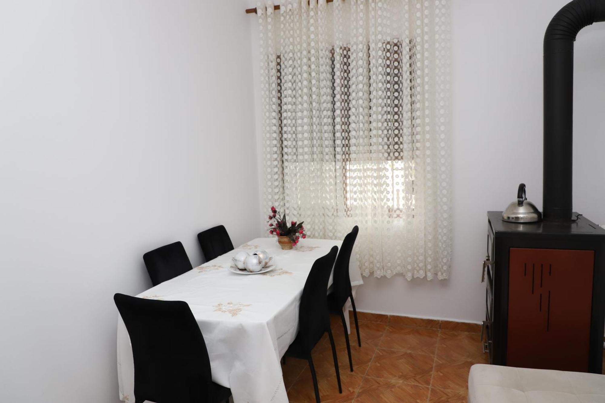 Apartment Xheison Berat Exterior photo